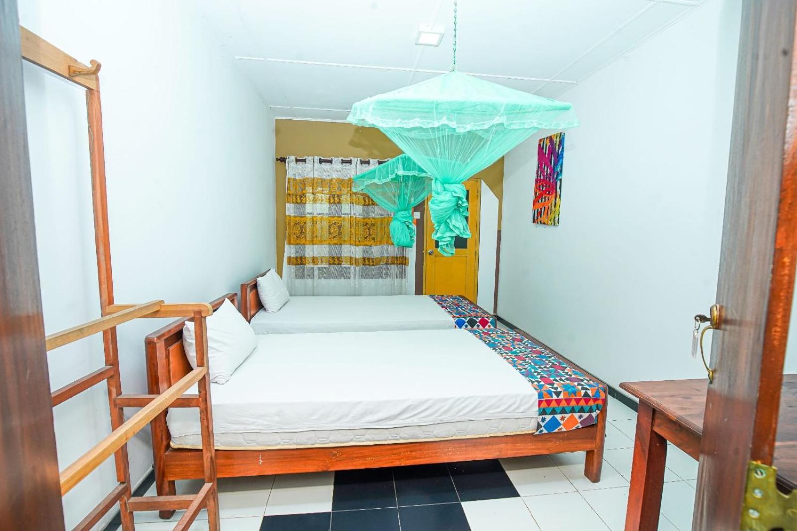 Leopard City Hostel Yala Tissamaharama Exterior photo